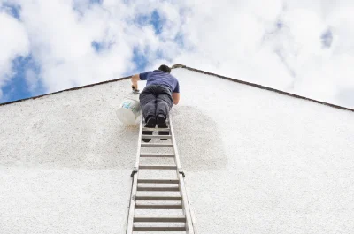 Peinture extérieure à Bréhémont — façades et ravalement